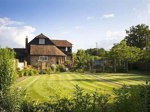Magpies Lodge Slinfold Esterno foto
